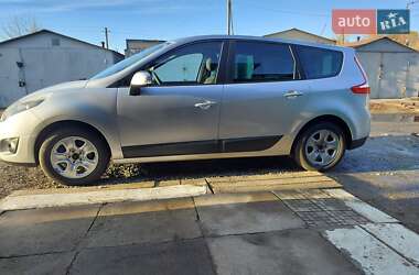 Минивэн Renault Grand Scenic 2009 в 