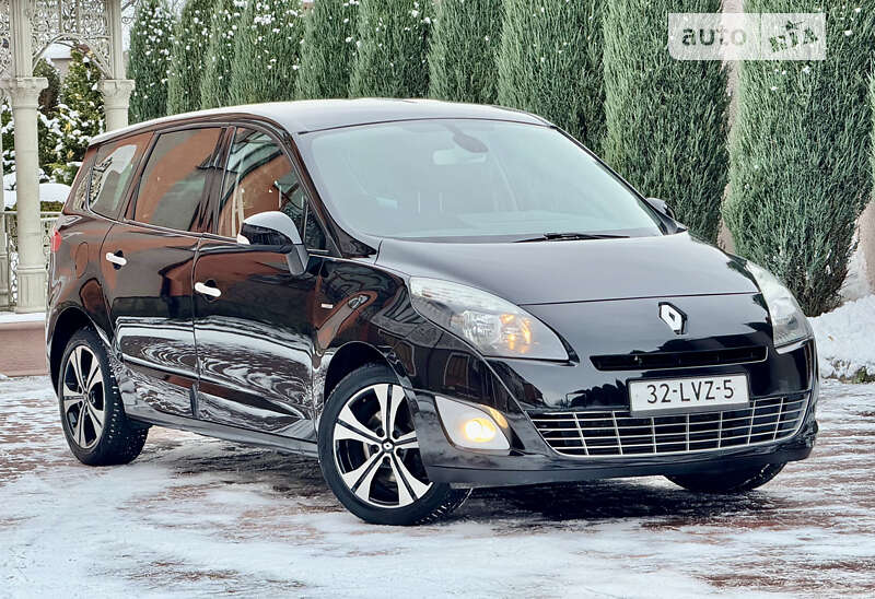 Минивэн Renault Grand Scenic 2011 в 
