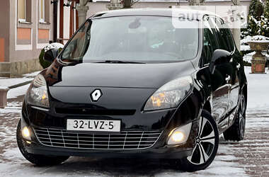 Минивэн Renault Grand Scenic 2011 в 