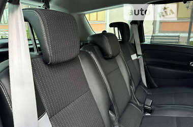 Минивэн Renault Grand Scenic 2011 в 
