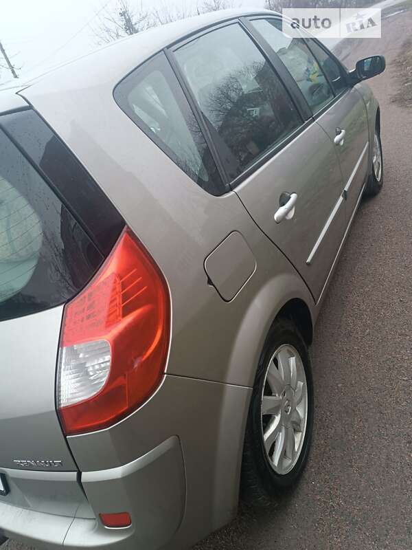 Минивэн Renault Grand Scenic 2006 в Тальном