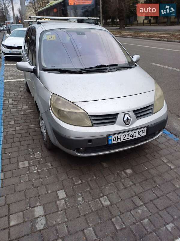 Минивэн Renault Grand Scenic 2004 в 
