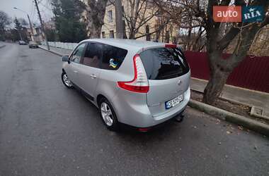 Хэтчбек Renault Grand Scenic 2012 в 