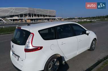 Минивэн Renault Grand Scenic 2014 в 