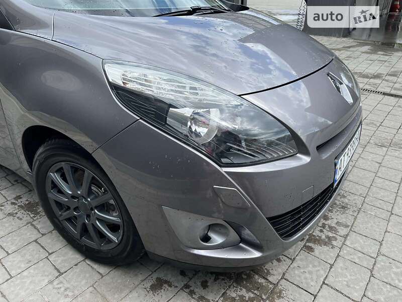 Мінівен Renault Grand Scenic 2011 в Івано-Франківську