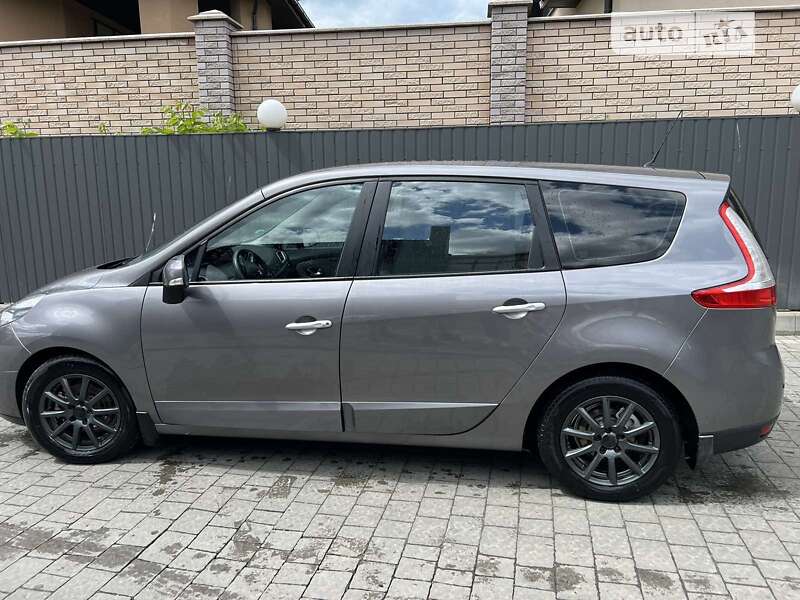 Мінівен Renault Grand Scenic 2011 в Івано-Франківську