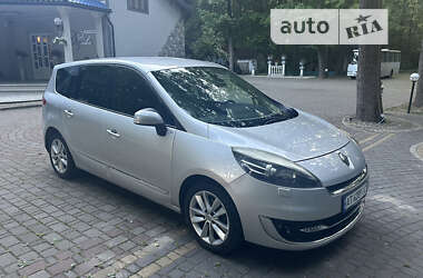 Renault Grand Scenic 2012