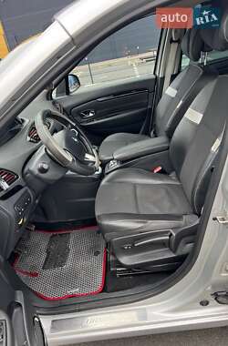 Минивэн Renault Grand Scenic 2012 в 