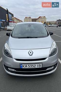 Минивэн Renault Grand Scenic 2012 в 