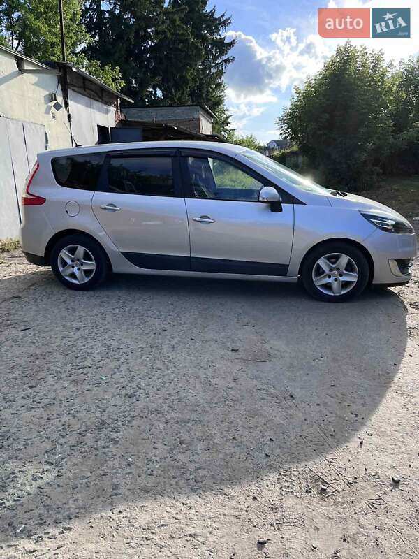 Мінівен Renault Grand Scenic 2012 в Охтирці