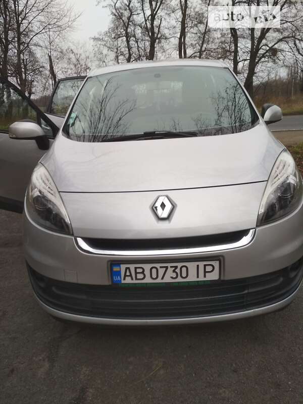 Мінівен Renault Grand Scenic 2013 в 