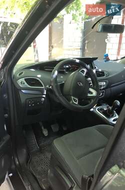 Минивэн Renault Grand Scenic 2012 в 