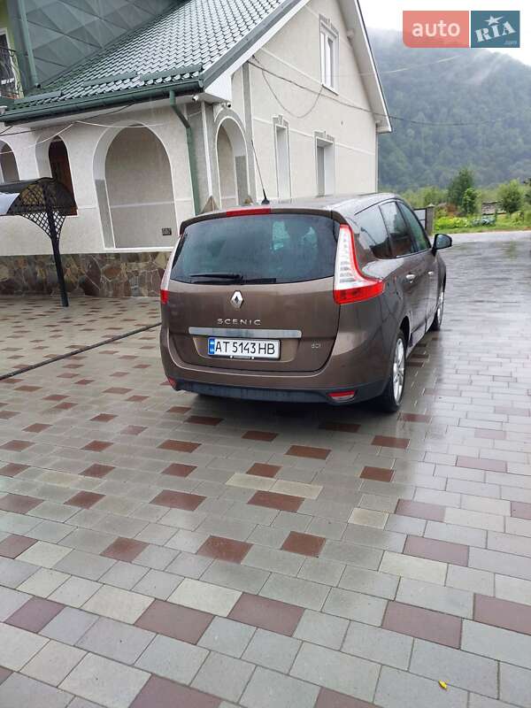 Минивэн Renault Grand Scenic 2010 в Перегинском