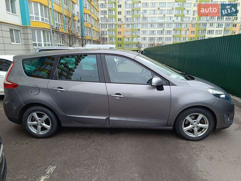 Минивэн Renault Grand Scenic 2010 в Вишневом