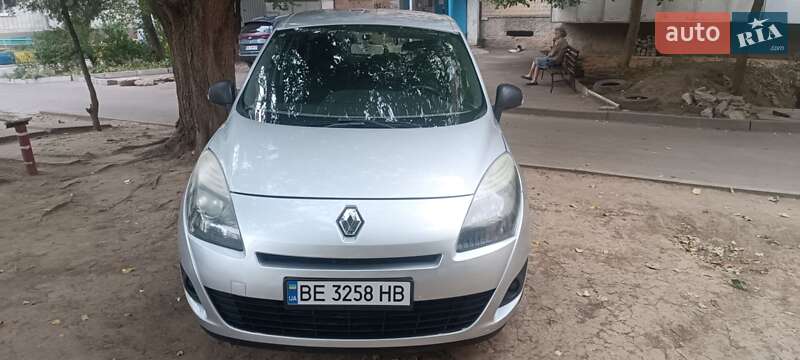 Renault Grand Scenic 2010