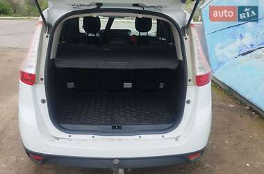 Минивэн Renault Grand Scenic 2011 в 