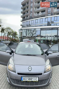 Минивэн Renault Grand Scenic 2011 в 