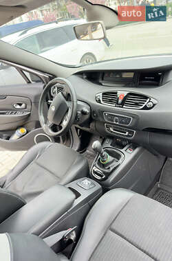 Минивэн Renault Grand Scenic 2011 в 