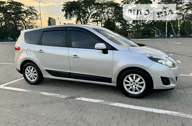 Renault Grand Scenic 2011