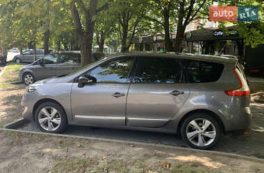 Минивэн Renault Grand Scenic 2012 в 