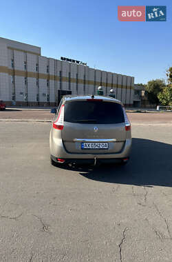 Минивэн Renault Grand Scenic 2012 в 