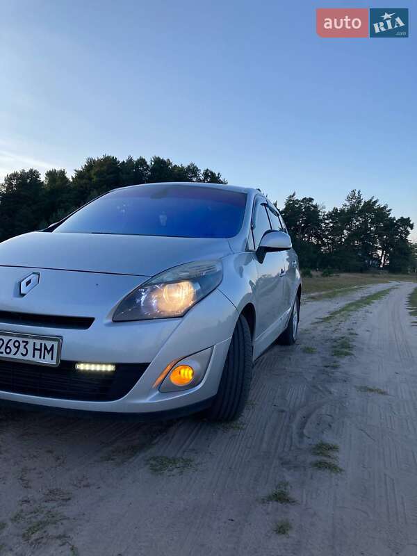 Мінівен Renault Grand Scenic 2010 в Бродах фото 27 Мінівен Renault Grand Scenic 2010 в Бродах