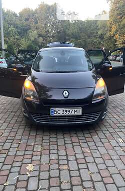 Минивэн Renault Grand Scenic 2010 в Стебнику