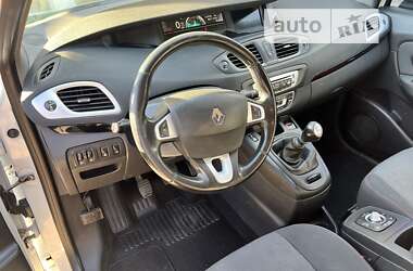 Минивэн Renault Grand Scenic 2013 в 