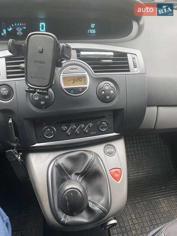 Минивэн Renault Grand Scenic 2005 в Владимире