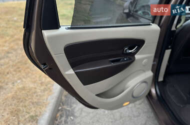 Минивэн Renault Grand Scenic 2010 в 