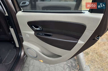 Минивэн Renault Grand Scenic 2010 в 