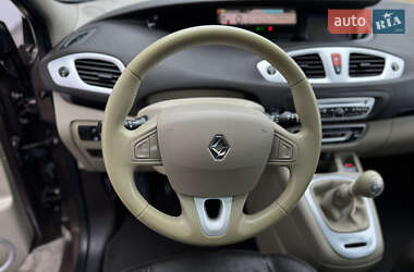 Минивэн Renault Grand Scenic 2010 в 