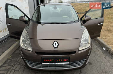 Минивэн Renault Grand Scenic 2010 в 