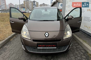 Минивэн Renault Grand Scenic 2010 в 