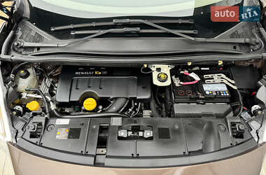Минивэн Renault Grand Scenic 2010 в 