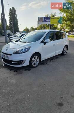 Renault Grand Scenic 2012