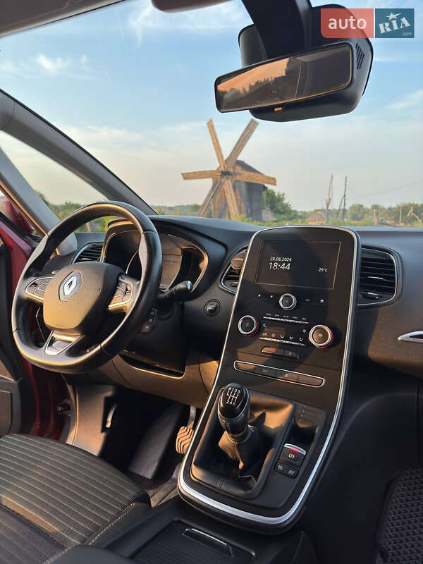 Минивэн Renault Grand Scenic 2017 в Ромнах