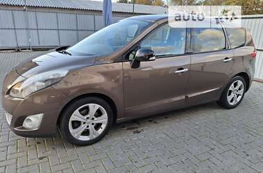 Renault Grand Scenic 2011