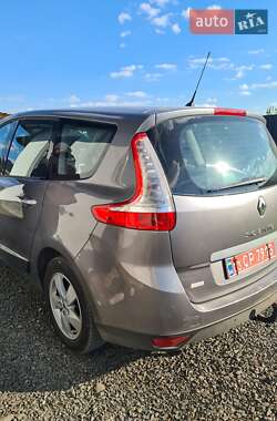 Минивэн Renault Grand Scenic 2010 в 