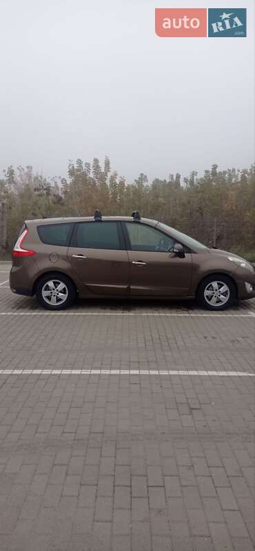 Минивэн Renault Grand Scenic 2010 в Новой Одессе