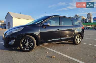 Минивэн Renault Grand Scenic 2010 в 