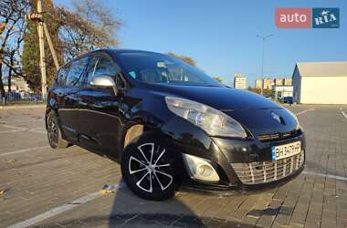 Минивэн Renault Grand Scenic 2010 в 