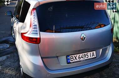 Минивэн Renault Grand Scenic 2014 в 