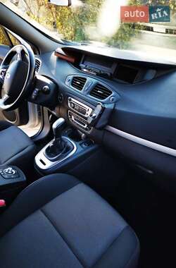 Минивэн Renault Grand Scenic 2014 в 
