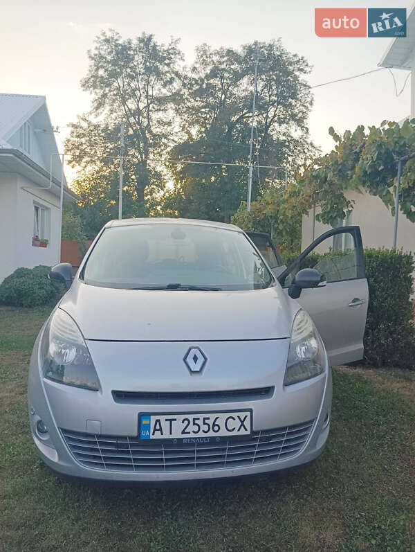 Renault Grand Scenic 2011
