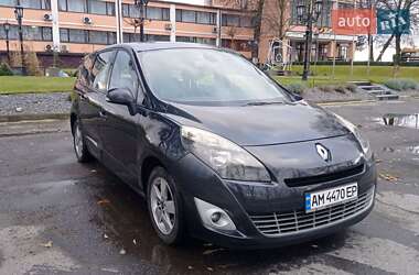 Минивэн Renault Grand Scenic 2011 в 