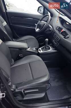 Минивэн Renault Grand Scenic 2011 в 