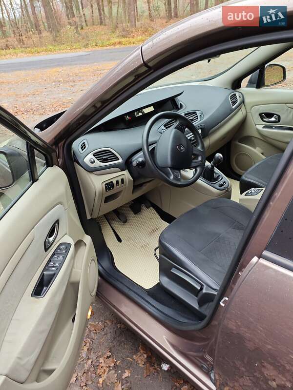 Мінівен Renault Grand Scenic 2010 в Кам'янці-Бузькій