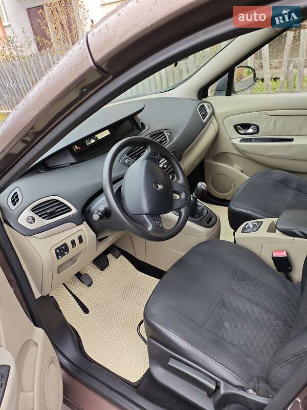 Мінівен Renault Grand Scenic 2010 в Кам'янці-Бузькій