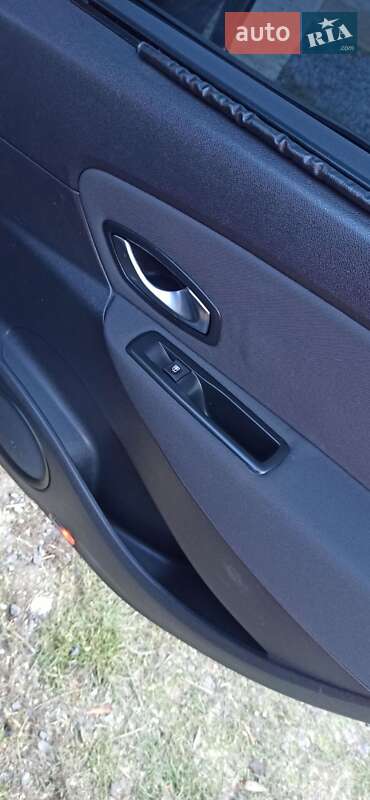 Минивэн Renault Grand Scenic 2010 в Буске